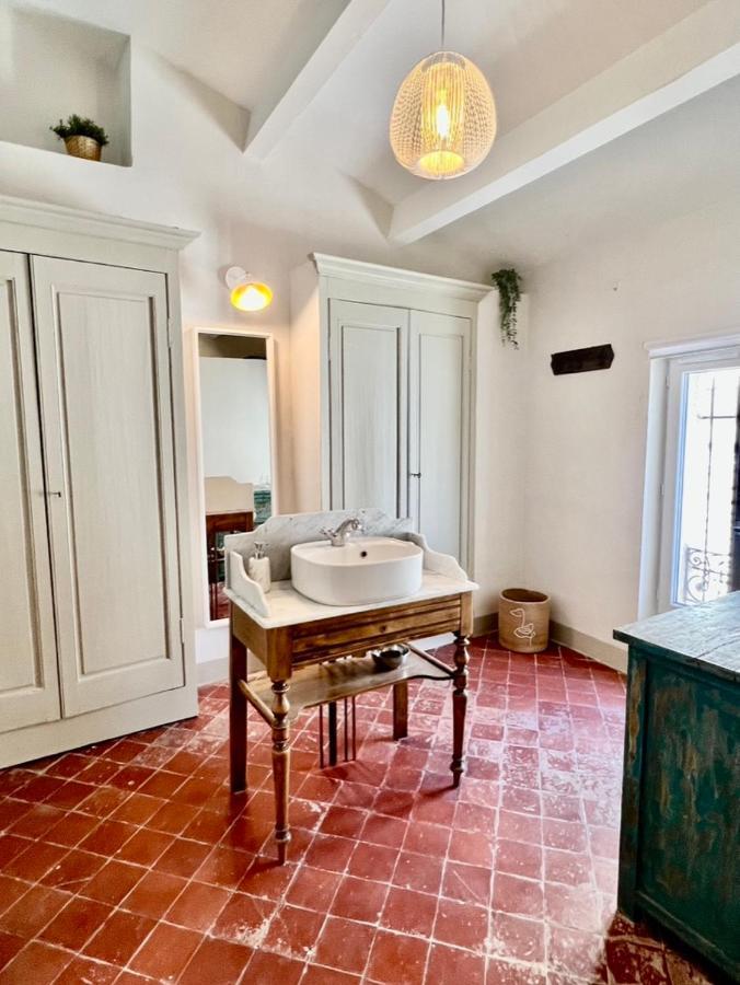 La Villa 1777 Lagnes Bagian luar foto